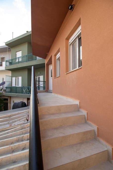 Family Home Next To City Hall Gazi Esterno foto